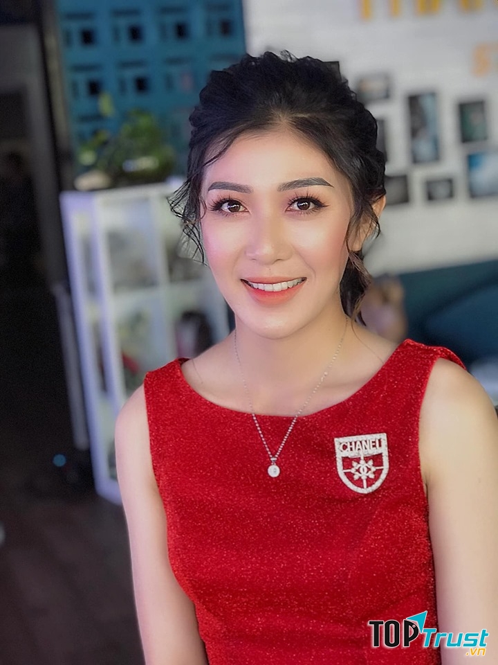 Ngân Kim MakeUp Artist