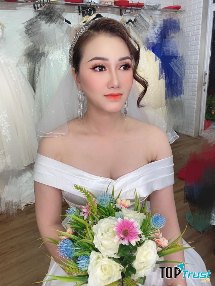Ngân Nguyễn Make Up Store