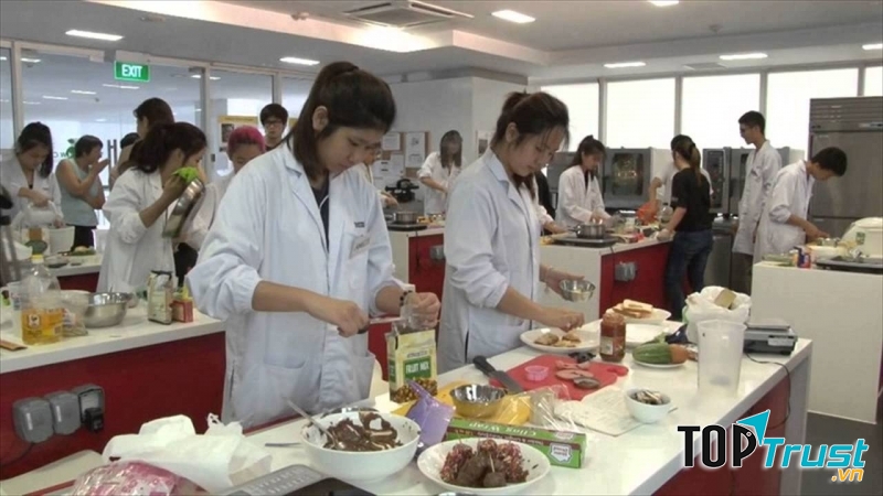 Ngành công nghệ thực phẩm là ngành được xếp thứ hai trong ba nhóm ngành dẫn đầu về nhu cầu nhân lực giai đoạn 2015-2025,