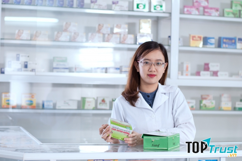 Ngành Y - bác sĩ, điều dưỡng, dược sĩ