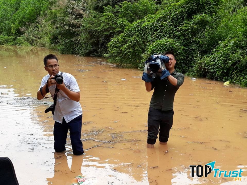 Để mang thông tin đến độc giả là một quá trình gian nan, vất vả