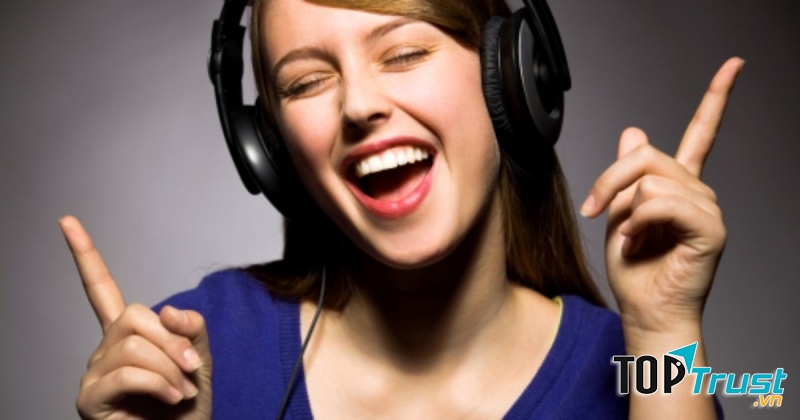 Nghe nhạc và hát