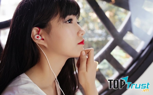 Đeo tai nghe thường xuyên sẽ làm giảm thính lực