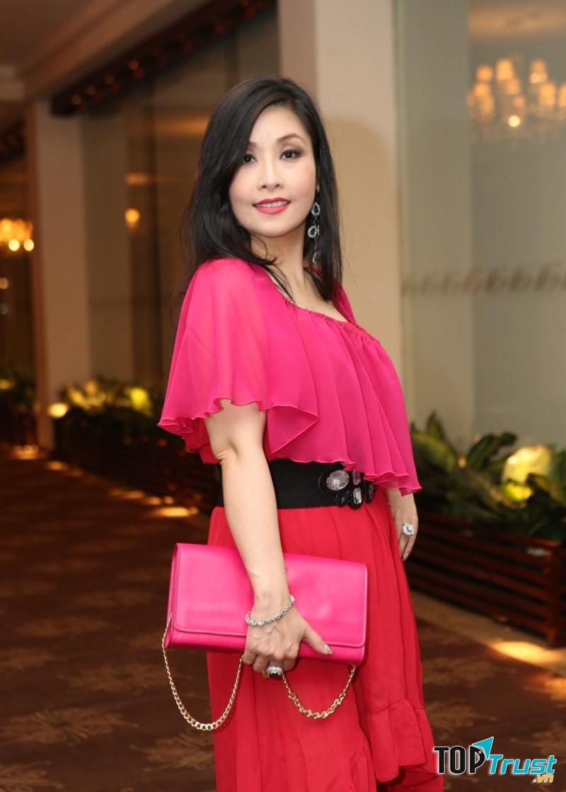 Nghệ sỹ Kiều Oanh.