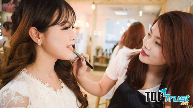 Bạn cần kiểm soát bản thân trong mọi hành vi và lời nói của mình