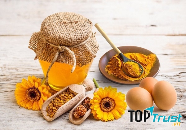 Tẩy da chết bằng bột nghệ