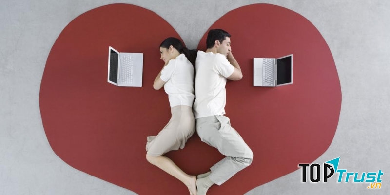 Hay nghi ngờ lẫn nhau