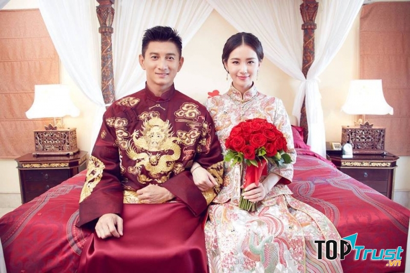 Những thần dân của thế hệ ngôn tình sẽ không còn gì mong đợi khi mà cặp đôi màn ảnh Tứ Gia và Nhược Hy qua bao nhiêu kiếp yêu nhau trên phim thì cuối cùng cũng đã kết duyên thật sự ở ngoài đời.