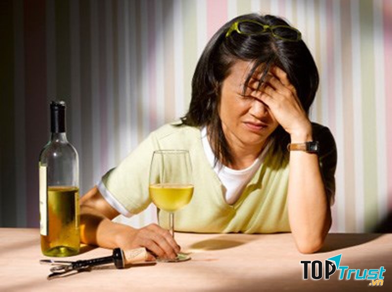 Ngộ nhận: Rượu giúp bạn ngủ tốt?