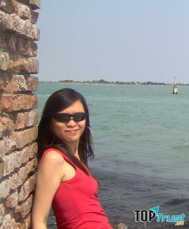 Tác giả Giáng Uyên