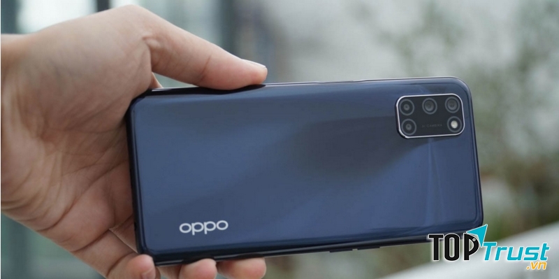 Ngoại hình bắt mắt (có nét giống OPPO A92)