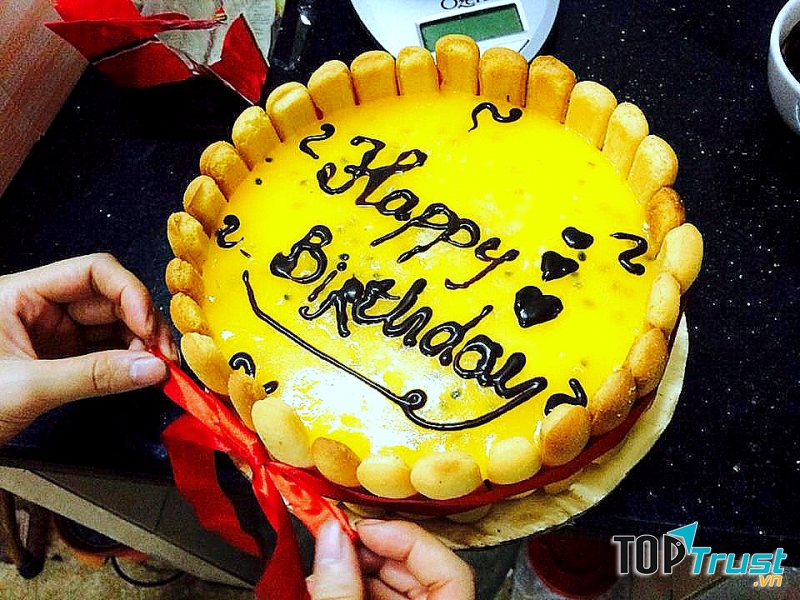 Ở Hạ Long, bạn chắc hẳn đã từng nghe qua cái tên Ngọc Lan Bakery – nơi được đánh giá là một trong những địa chỉ bán bánh sinh nhật ngon nhất thành phố này.