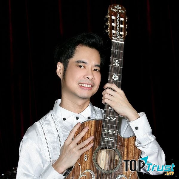 Ca sĩ Ngọc Sơn