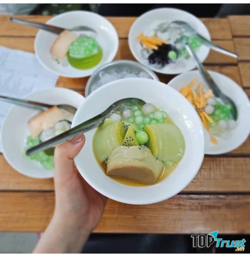 Ngọc Thạch Quán