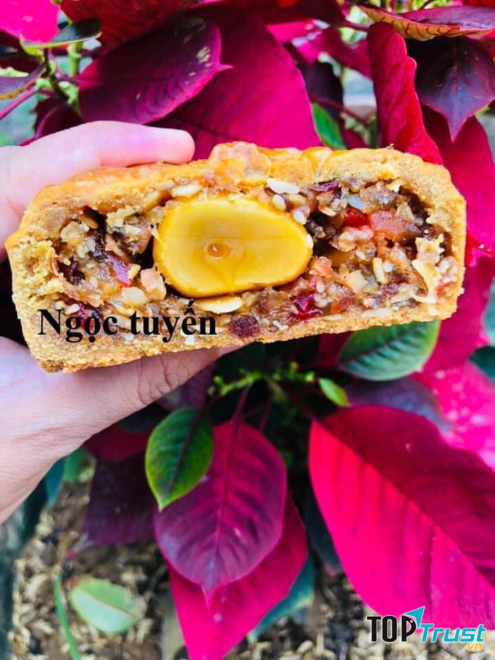 Bánh trung thu Ngọc Tuyến