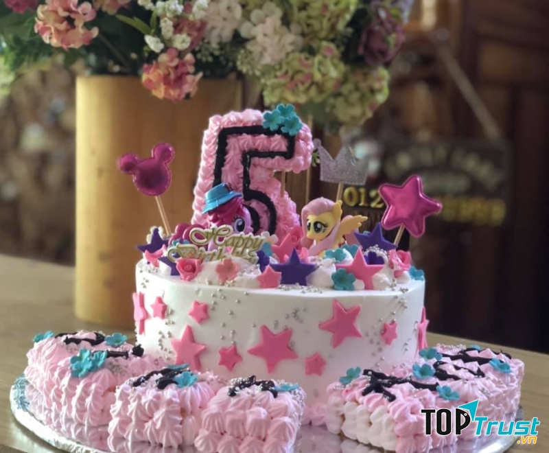 Ngọc Yến Bakery - Emily Cake