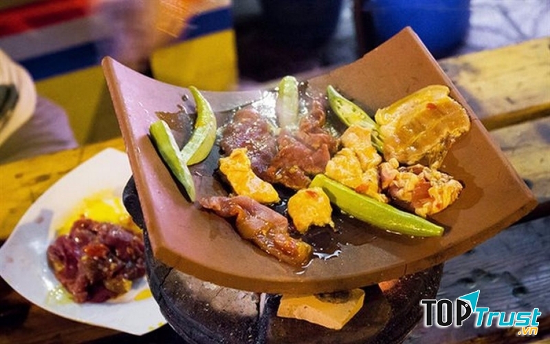 Địa chỉ thịt nướng tiếp theo mà Toplist không thể không nhắc đến chính là Ngói BBQ