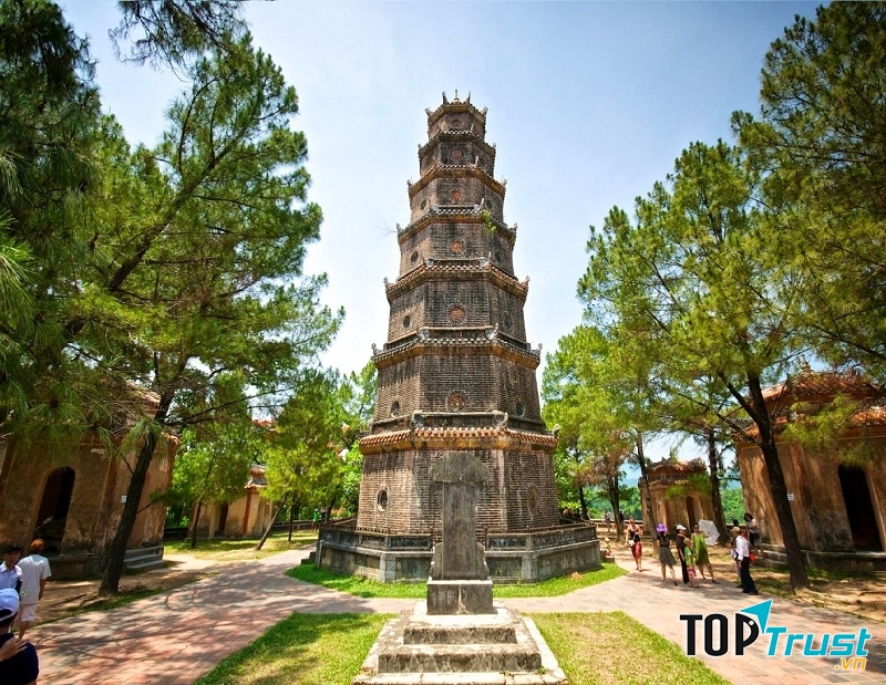 Tháp Phước Duyên