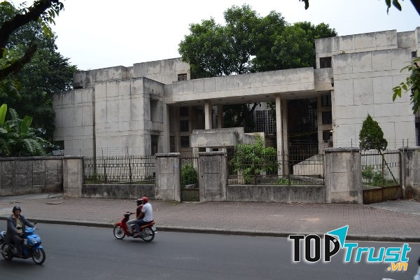Ngôi nhà số 300 Kim Mã