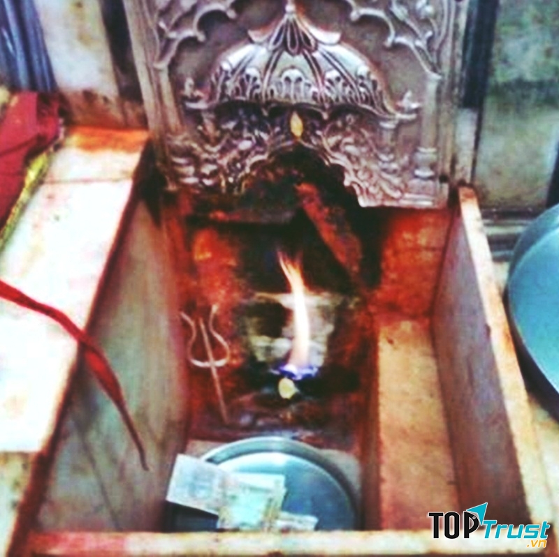 Ngọn lửa ở đền Jwalamukhi
