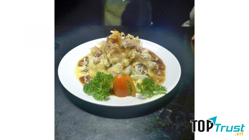 Bàn nướng hấp dẫn ở Sushi Kazoku