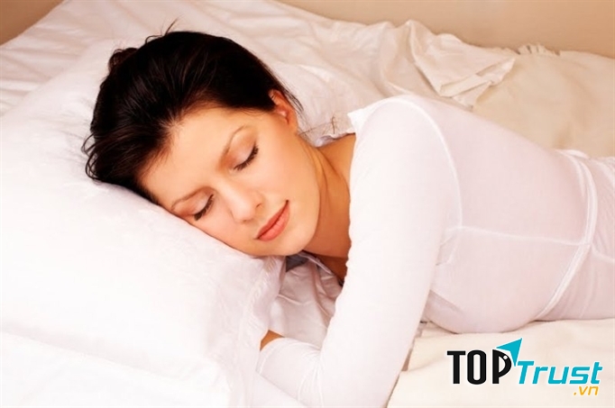 Bạn cần ngủ đủ 8 tiếng mỗi ngày, trong đó ít nhất 7 tiếng mỗi đêm để giúp duy trì cơ thể khỏe mạnh