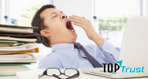 Mệt mỏi thường xuyên có thể do suy tuyến giáp hoặc rối loạn đường huyết