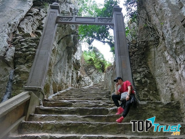Ngũ Hành Sơn sở hữu vẻ đẹp hội tụ của một vùng trời biển, non nước hữu tình với những giá trị lịch sử, văn hóa và tâm linh sâu sắc.