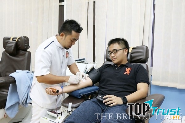 Đối với viện phí, chỉ với 2 USD/ người, nhà nước sẽ chăm sóc sức khỏe miễn phí cho công dân từ bệnh nhẹ đến bệnh nan y đến hết cuộc đời họ.