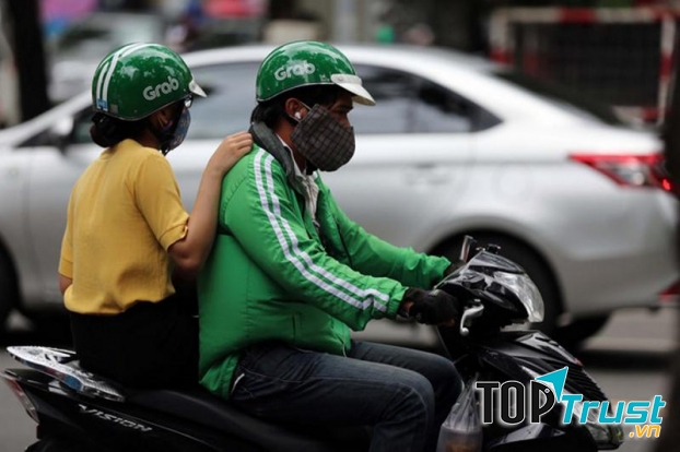 Người điều khiển phương tiện giao thông đường bộ