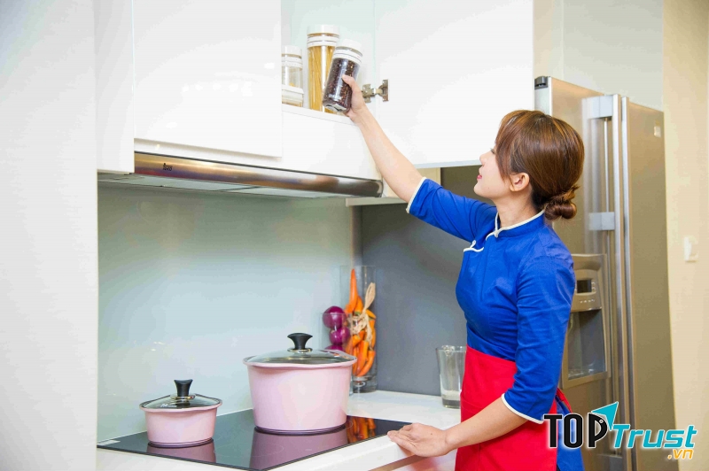 Đây là công việc mà thương là nhân viên sẽ sống và sinh hoạt cùng với gia đình của người chủ.