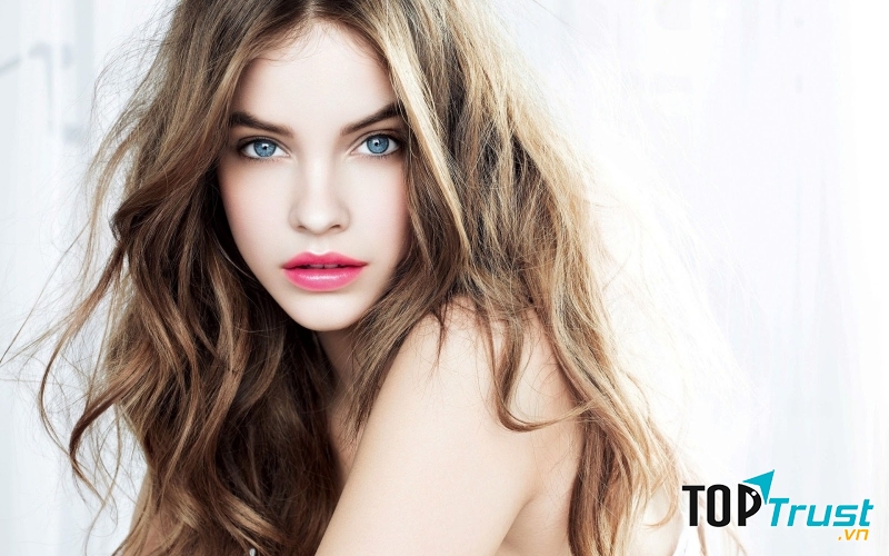 Người mẫu chụp hình quảng cáo