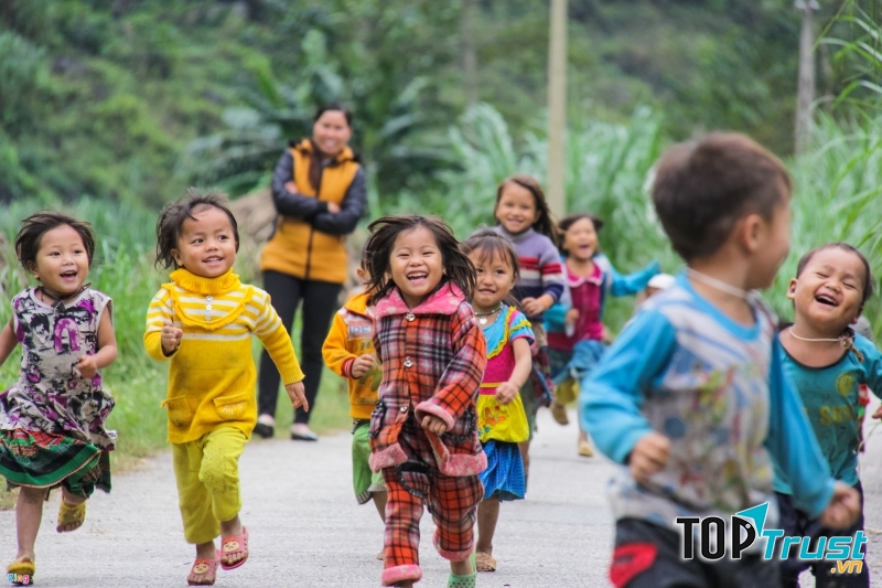 Trẻ em hiếu động là niềm lành