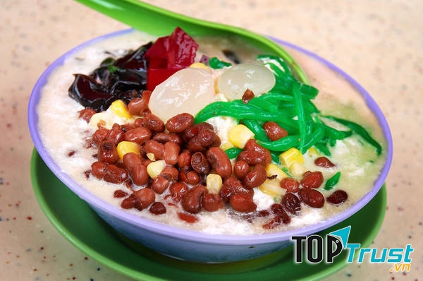 Món Cendol với nguyên liệu gồm: đá bào, lá dứa, đường thốt nốt, đậu đỏ, đậu phộng, sầu riêng,…