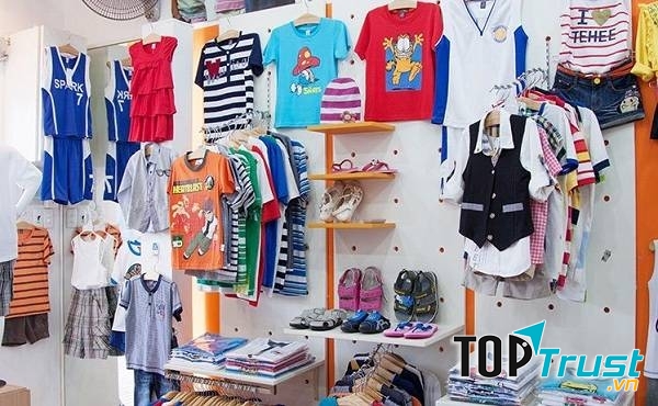 Quần áo trẻ em đa dạng phong phú