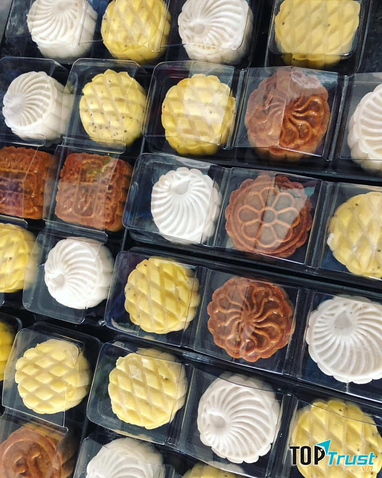 Bánh được đóng gói vệ sinh và sạch sẽ tại Nguyễn Hồng
