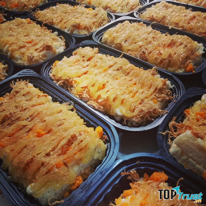 Bông lan trứng muối sốt phô mai đậm vị. Ngon tuyệt!