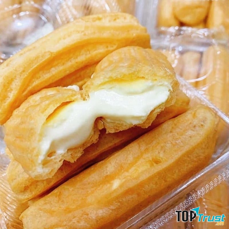 Bánh của quán mang đậm phong cách châu Âu, không chỉ về vẻ ngoài hương vị mà cách gói và trang trí chiếc bánh cũng như thế.