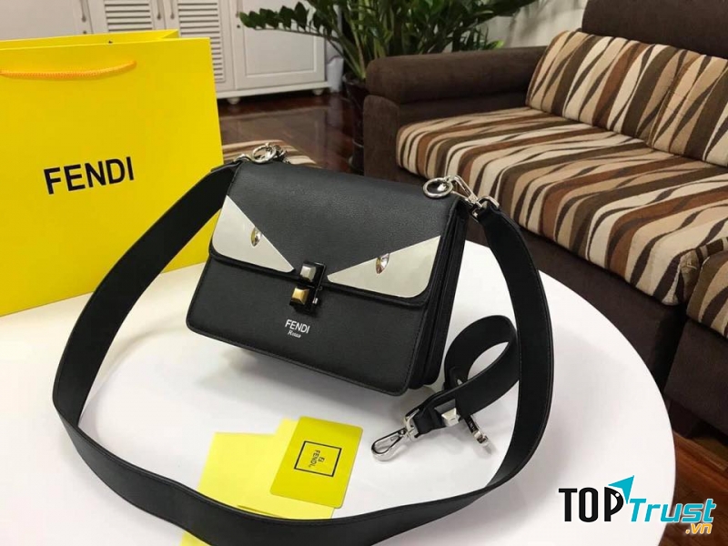 Mẫu túi xách tại Nguyễn Store