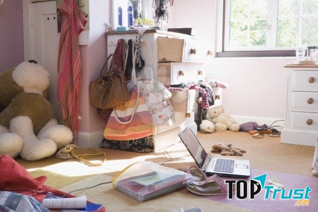 Nhà cửa bề bộn, tồn chứa quá nhiều đồ cũ vô dụng