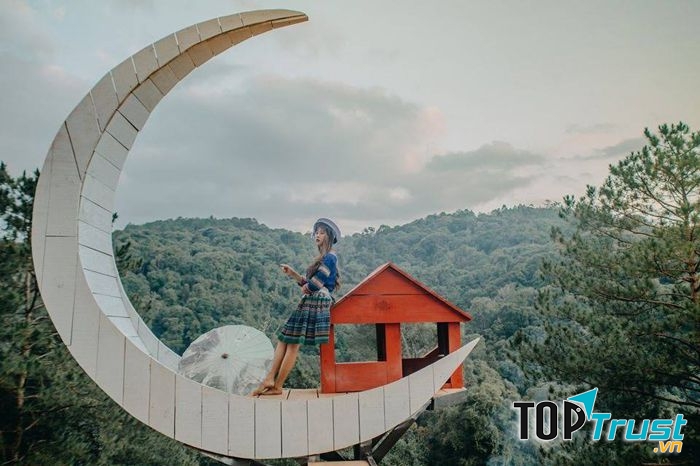 Nhà Gỗ Trên Cây