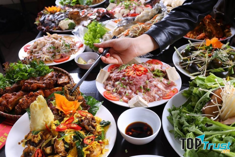 Thực đơn của quán khá phong phú và đa dạng