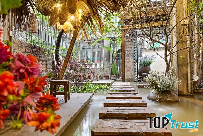 Nhà hàng  Ao Quán