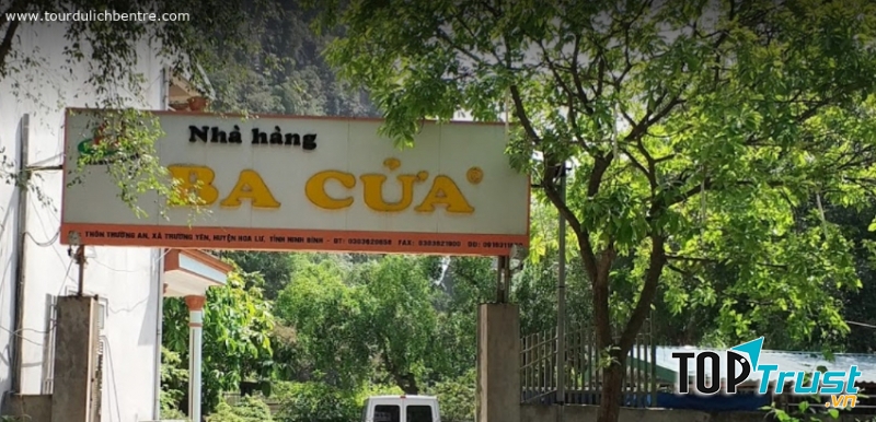 Nhà Hàng Ba Cửa