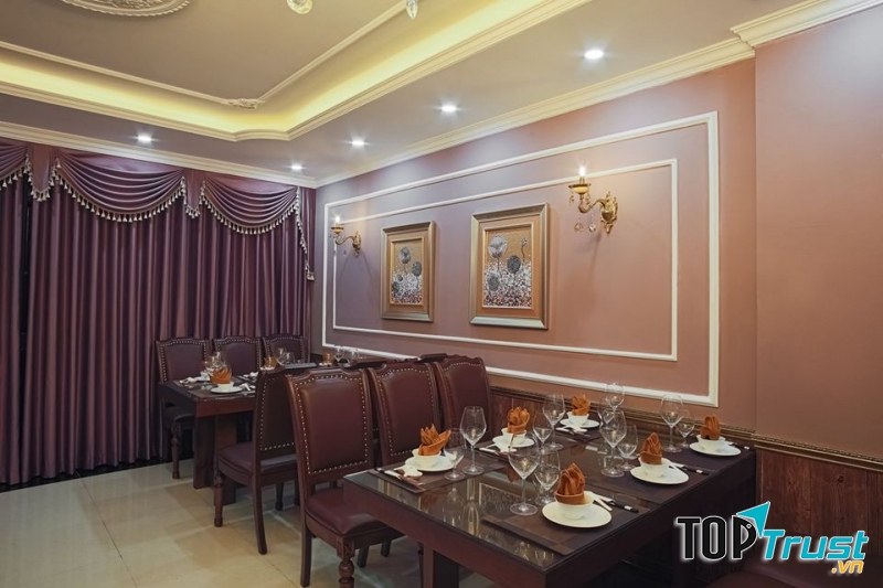 Không gian nhà hàng