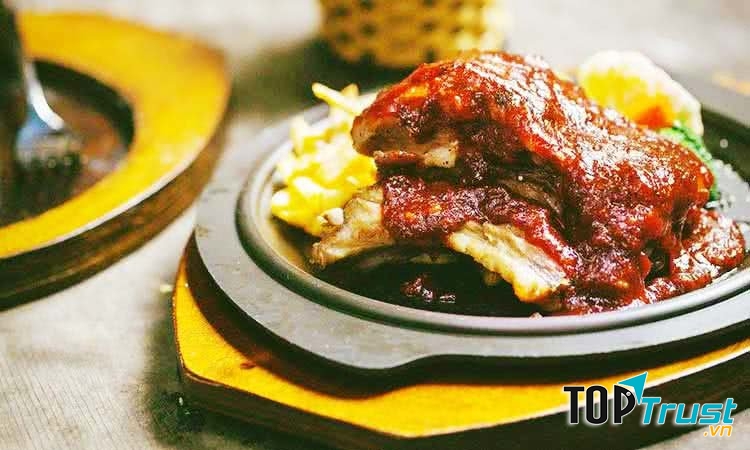 Món ăn tại nhà hàng