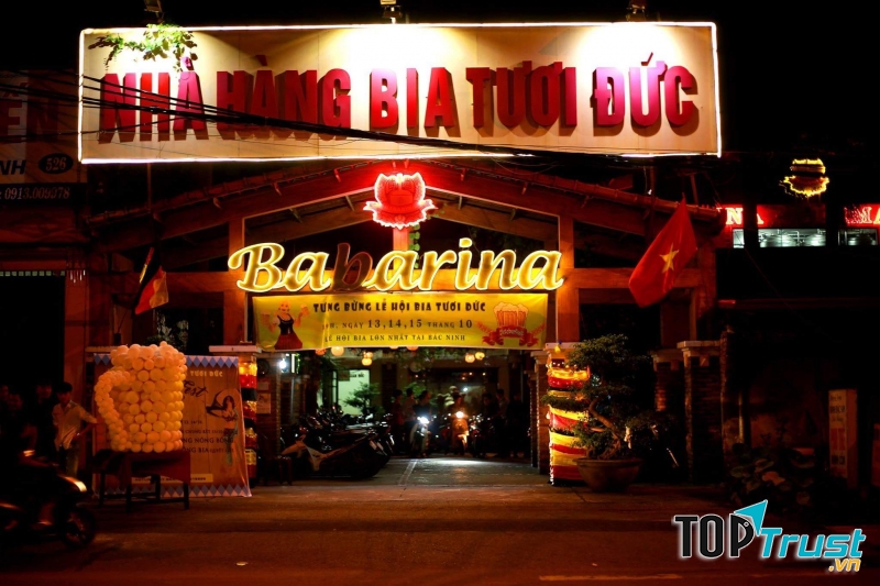 Khung cảnh trong của nhà hàng
