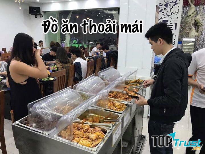 Nam Hải chuyên phục vụ các món ăn truyền thống đặc biệt là món lẩu nướng, với tuổi đời hơn 20 năm.