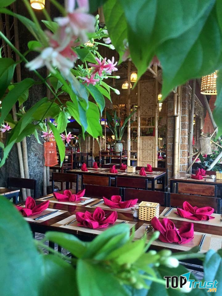 Nhà hàng Buffet Sen Á Đông