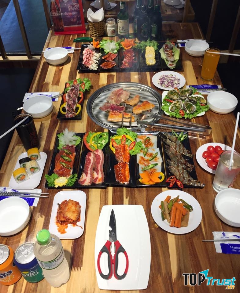 Nhà hàng Buffet Seoul Bulgogi BBQ & Hotpot với các món ăn thơm ngon, hấp dẫn